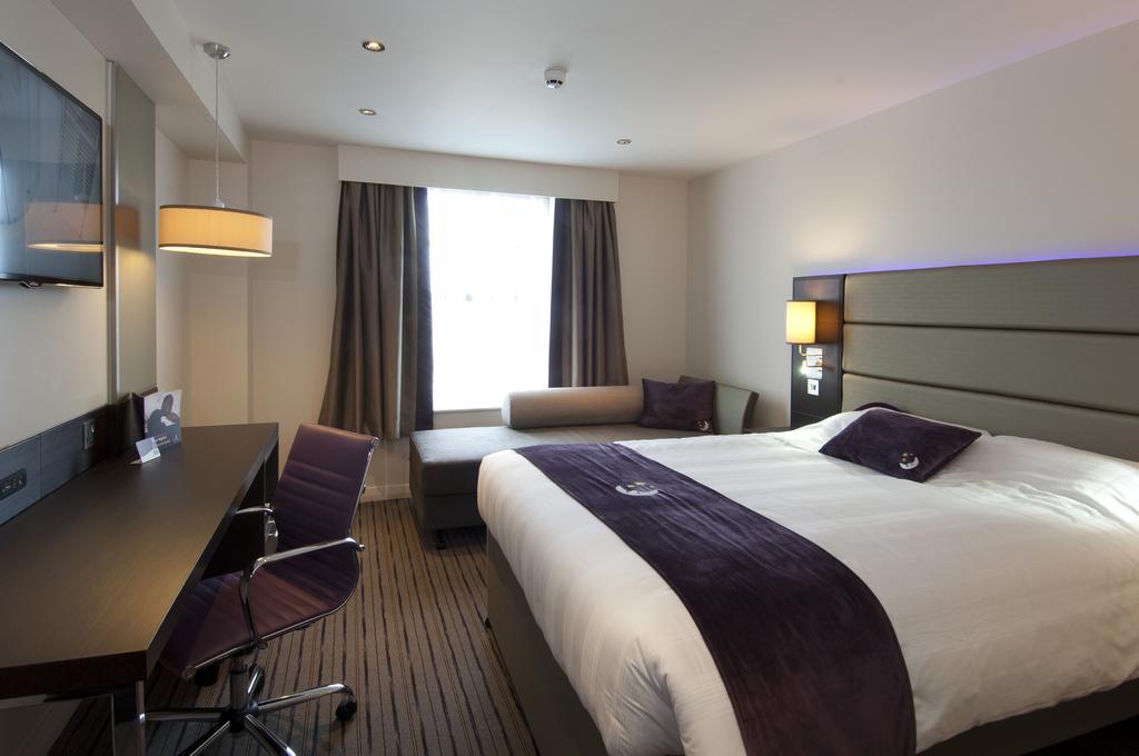 Premier Inn London City - Aldgate Habitación foto